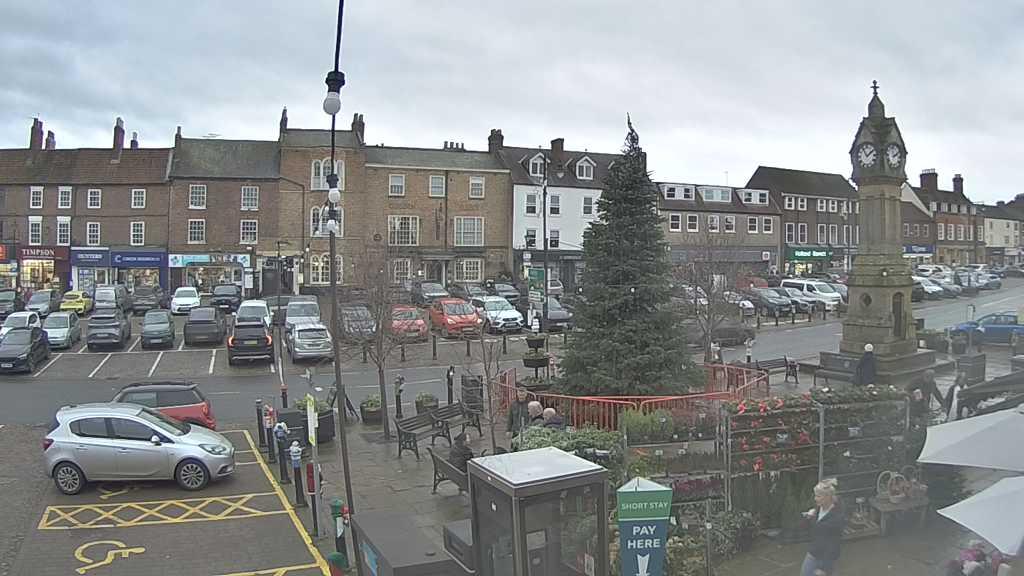 Thirsk webcam overlooking the Market Place