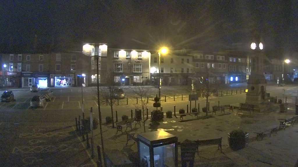 Thirsk webcam overlooking the Market Place