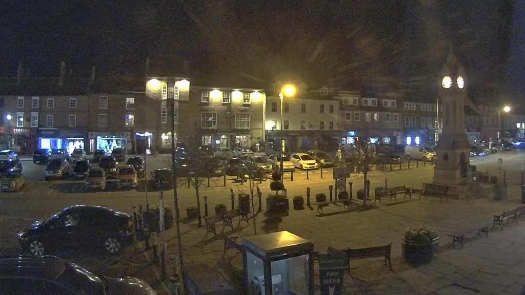 Thirsk webcam overlooking the Market Place