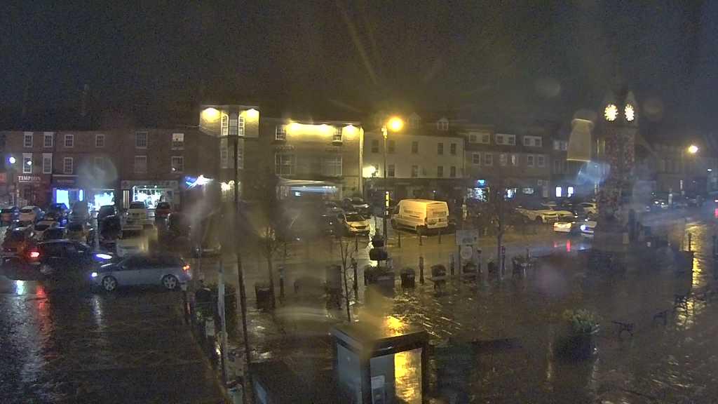 Thirsk webcam overlooking the Market Place
