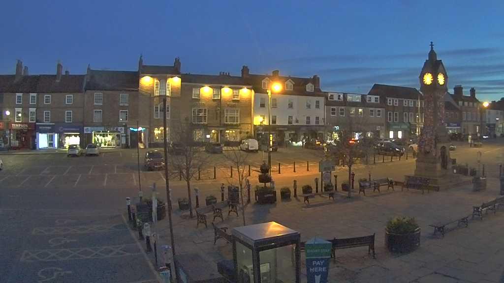 Thirsk webcam overlooking the Market Place