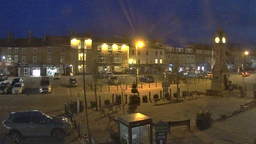 Thirsk webcam overlooking the Market Place