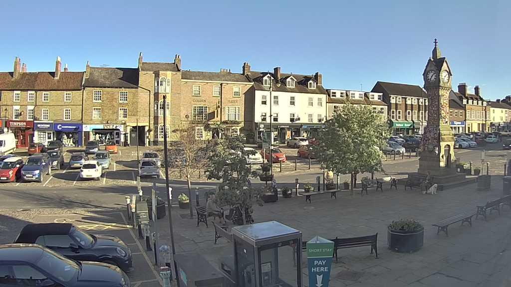 Thirsk webcam overlooking the Market Place