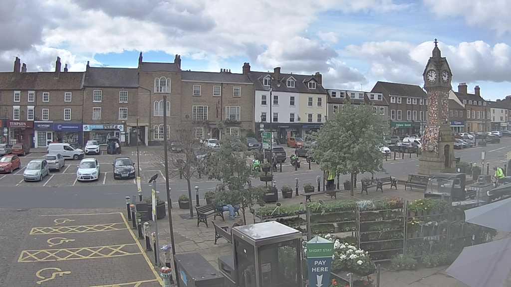 Thirsk webcam overlooking the Market Place