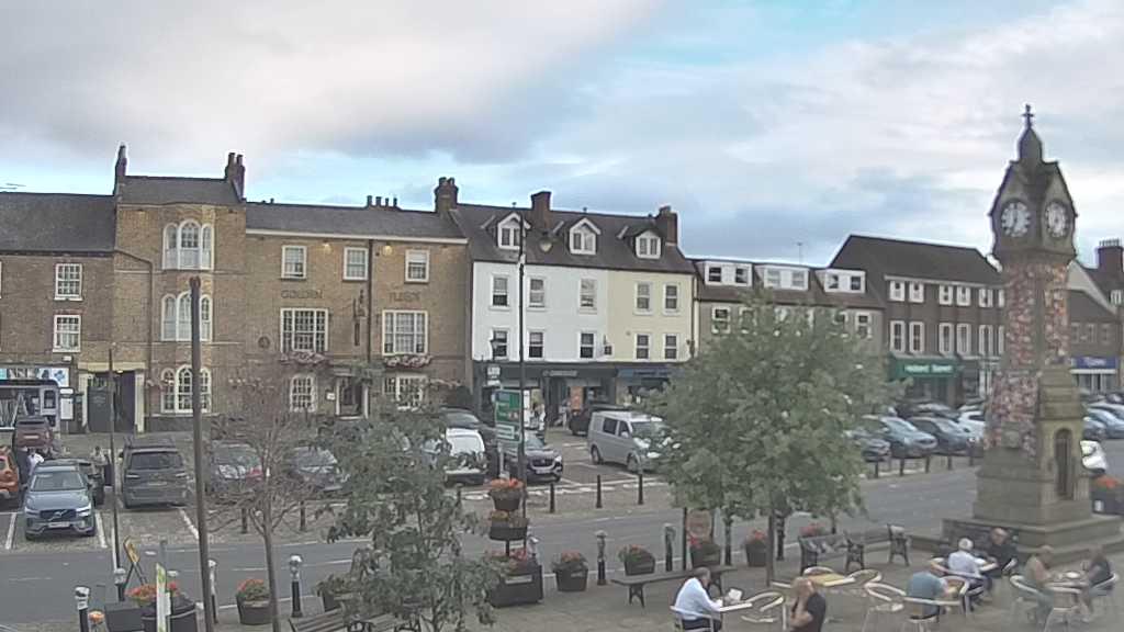 Thirsk webcam overlooking the Market Place